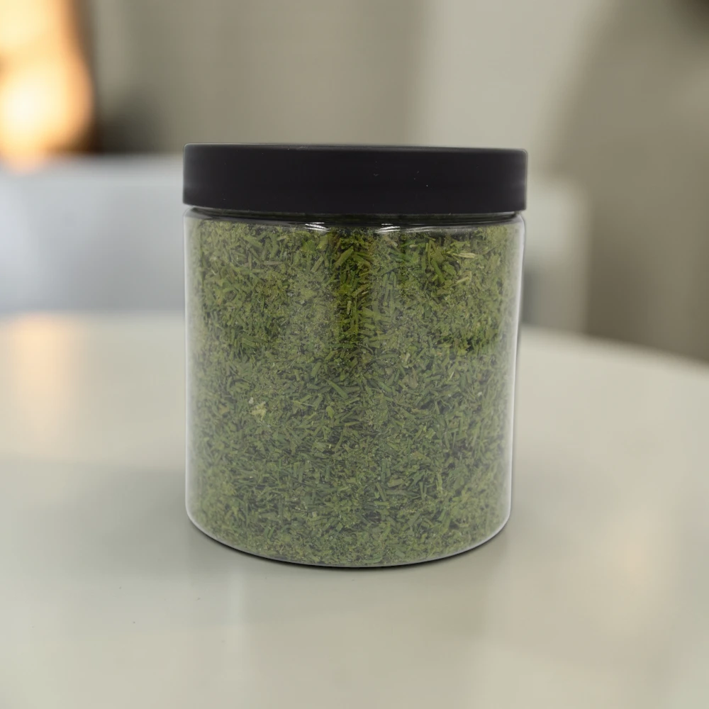 Liofilizuoti krapai iš arti – ryški žalia spalva ir natūralus aromatas